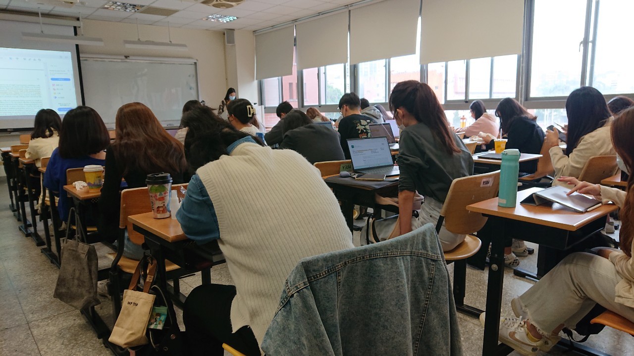 LINE_ALBUM_20221020寫信告訴你臺北也好天氣-英文期刊導讀_221020_7.jpg LINE_ALBUM_20221020寫信告訴你臺北也好天氣-英文期刊導讀_221020_7.jpg